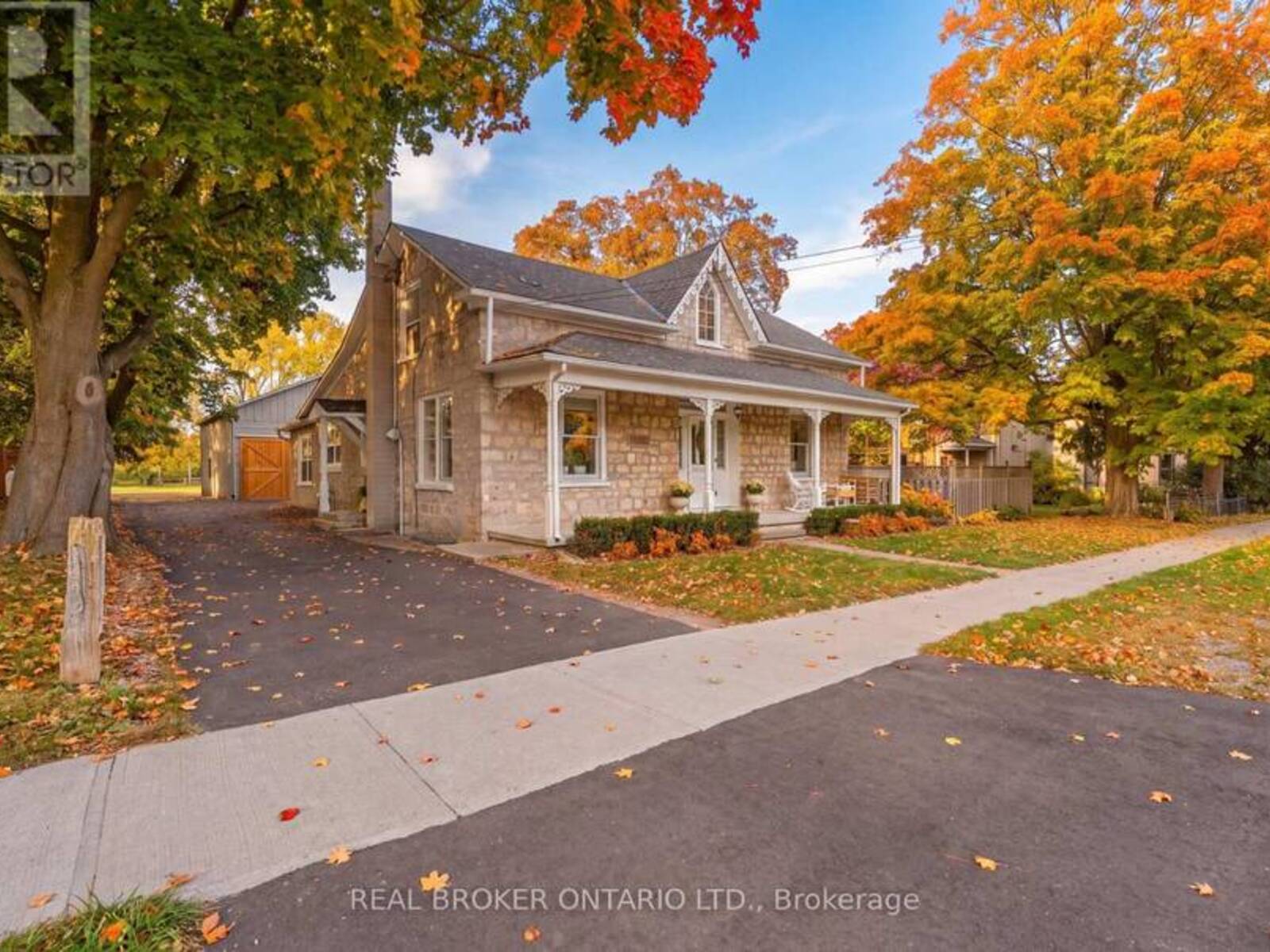 1264 OLD 8 HIGHWAY, Hamilton, Ontario L0R 1Z0