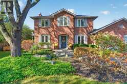 14 COTTONWOOD COURT | Ancaster Ontario | Slide Image Three