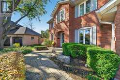 14 COTTONWOOD COURT | Ancaster Ontario | Slide Image Four