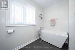 98 ARROWHEAD DRIVE | Vaughan Ontario | Slide Image Twelve