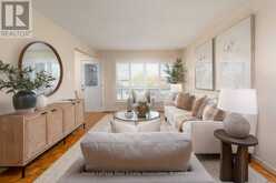 7 CAPSTAN COURT | Toronto Ontario | Slide Image Eight