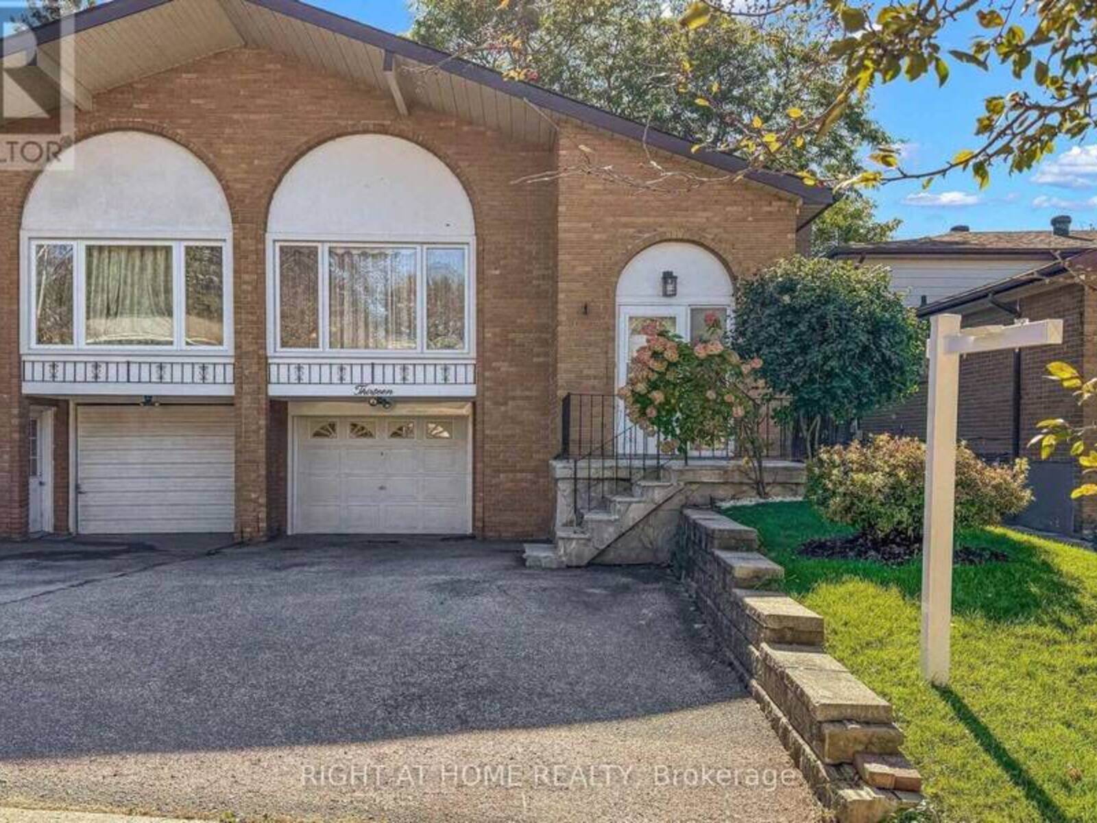 13 CLANCY DRIVE, Toronto, Ontario M2J 2V7