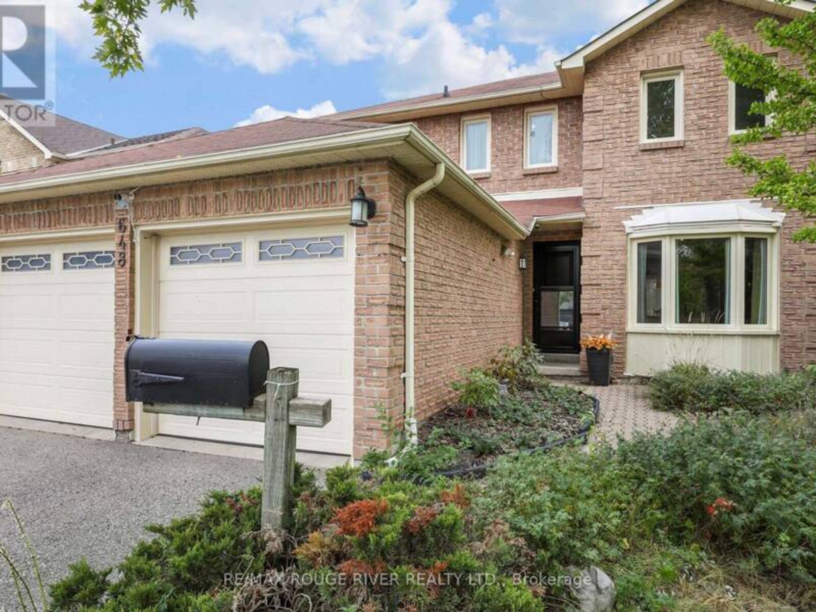 648 COGNAC CRESCENT, Pickering, Ontario L1X 1L8