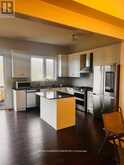 184 SUNSET VISTA COURT | Aurora Ontario | Slide Image Four