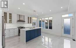 10 GALA LANE | Toronto Ontario | Slide Image Thirteen