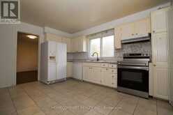 42 PINEMEADOW BOULEVARD | Toronto Ontario | Slide Image Twelve