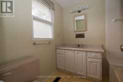 42 PINEMEADOW BOULEVARD | Toronto Ontario | Slide Image Fifteen