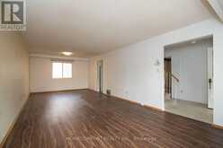 42 PINEMEADOW BOULEVARD | Toronto Ontario | Slide Image Six