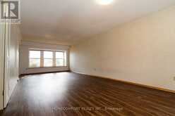 42 PINEMEADOW BOULEVARD | Toronto Ontario | Slide Image Eight