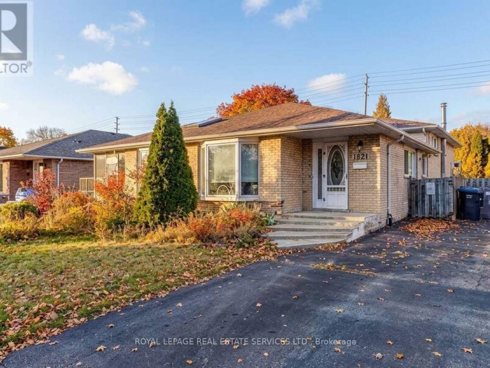 1821 BONNYMEDE DRIVE, Mississauga, Ontario L5J 1E2
