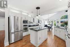 2101 EDINBURGH DRIVE | Burlington Ontario | Slide Image Four