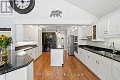 2101 EDINBURGH DRIVE | Burlington Ontario | Slide Image Seven