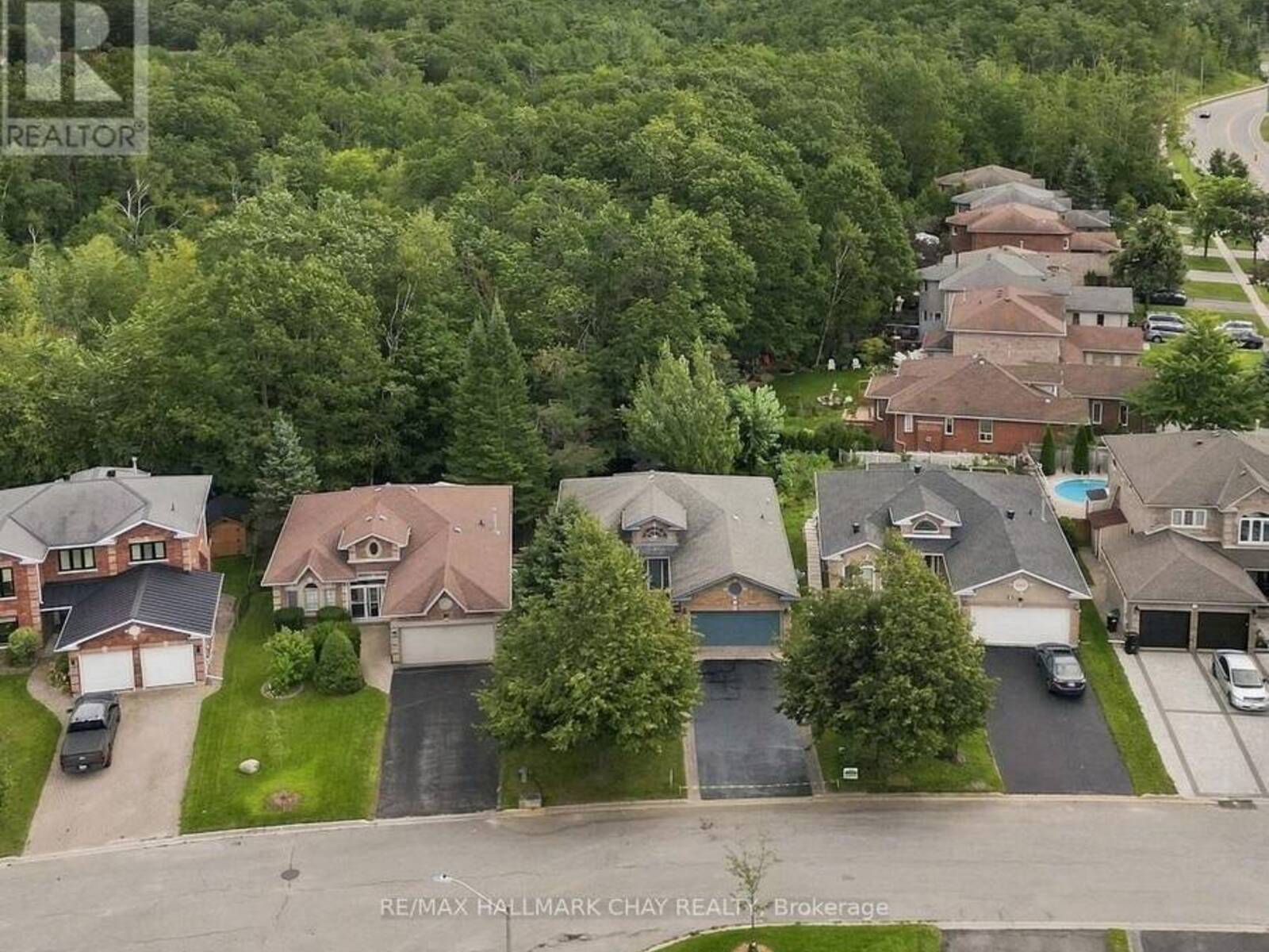 3 MAW COURT, Barrie, Ontario L4N 7X7