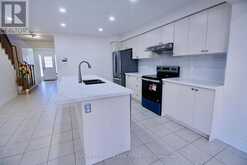 61 LIGHTCATCHER CIRCLE | Brampton Ontario | Slide Image Six