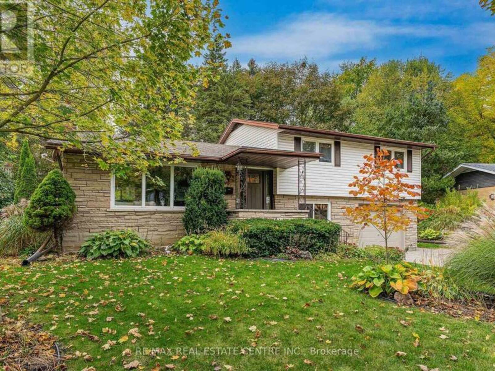 33 SHADYWOOD CRESCENT, Kitchener, Ontario N2M 4J1