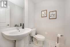 1444 YELLOW ROSE CIRCLE | Oakville Ontario | Slide Image Fifteen