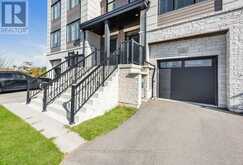 1444 YELLOW ROSE CIRCLE | Oakville Ontario | Slide Image Three
