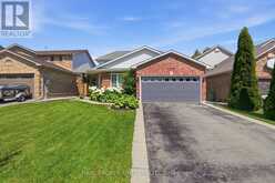 7 ROCKHAVEN LANE | Hamilton Ontario | Slide Image One