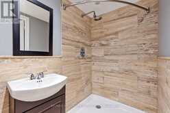 28 LAKE AVENUE | Richmond Hill Ontario | Slide Image Nine