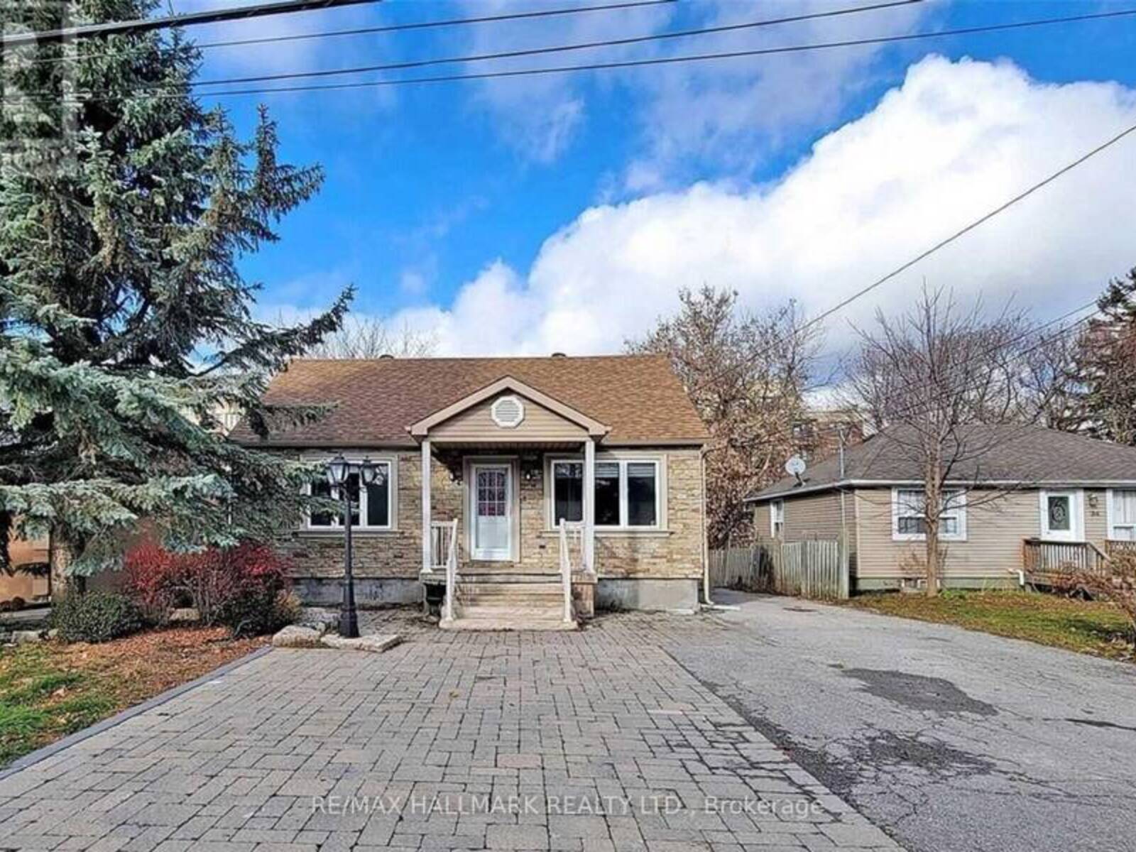 28 LAKE AVENUE, Richmond Hill, Ontario L4E 3G3