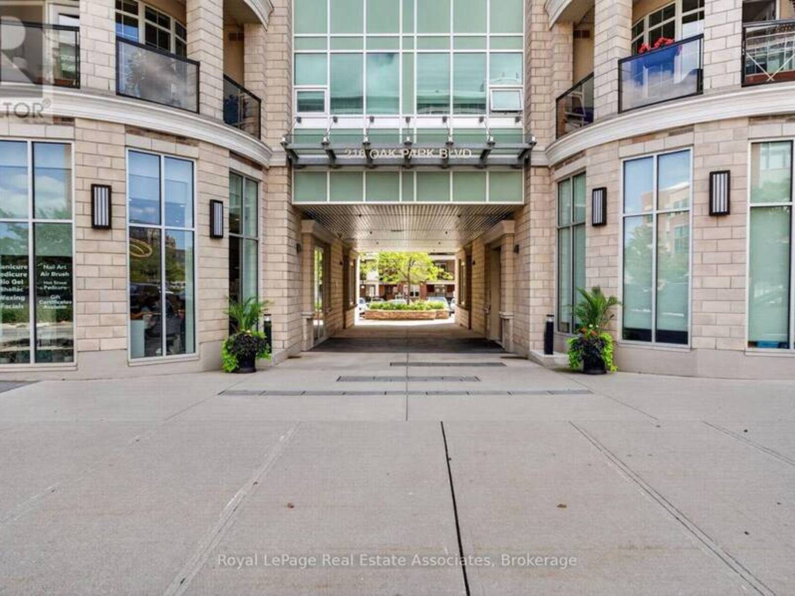 214 - 216 OAK PARK BOULEVARD, Oakville, Ontario L6H 7S8