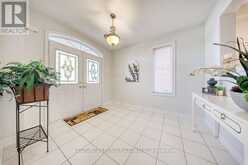 26 ROOT CRESCENT | Ajax Ontario | Slide Image Three
