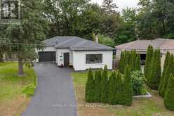 32 DAVIDSON ROAD | Aurora Ontario | Slide Image Three