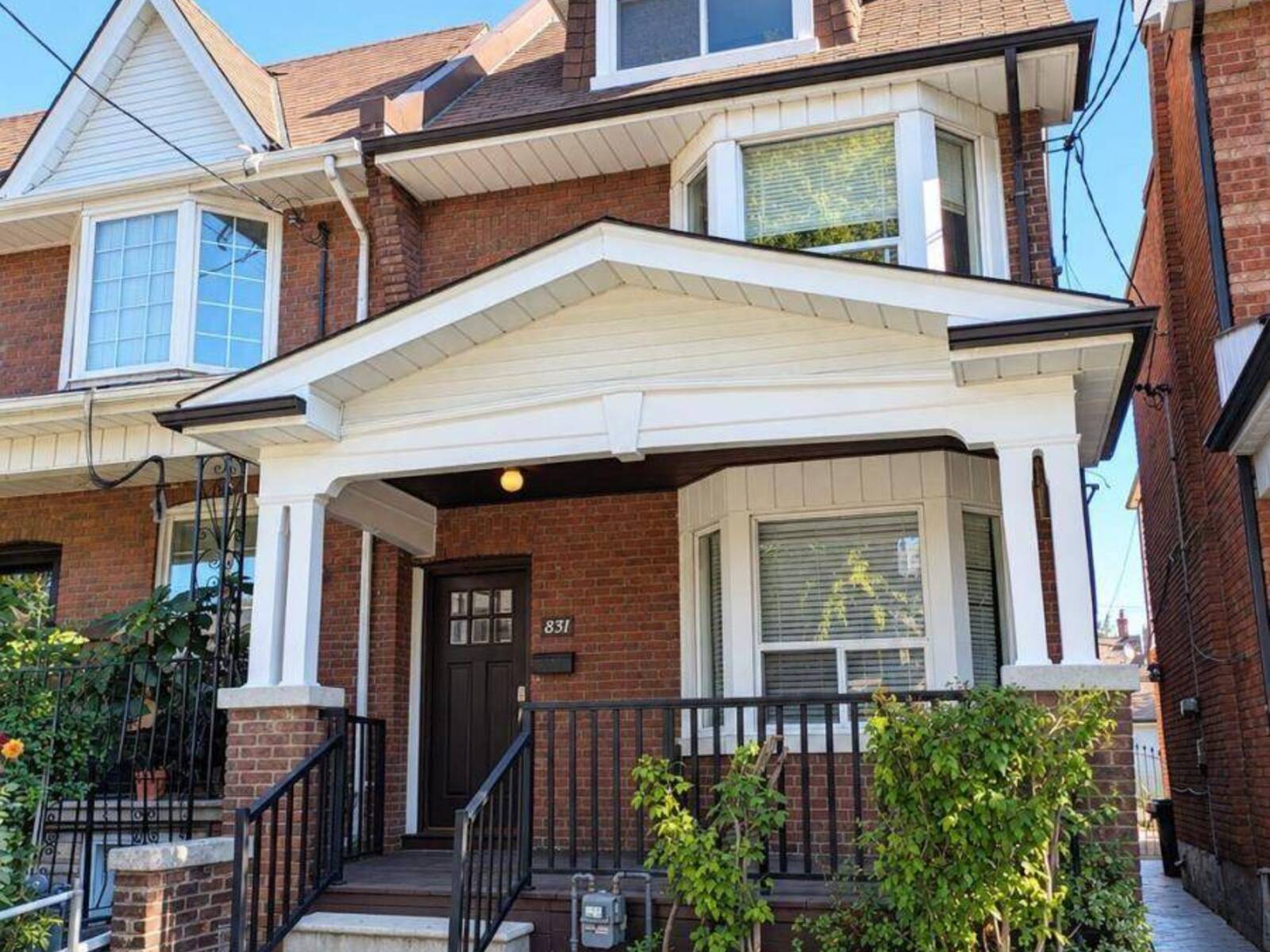 831 SHAW STREET, Toronto, Ontario M6G 3L9