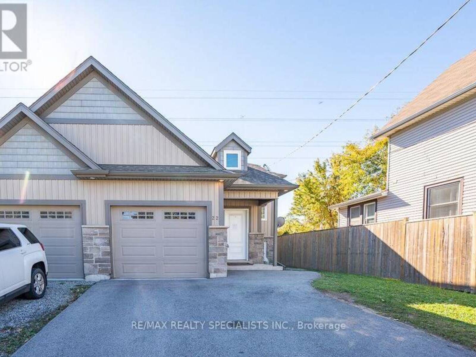 22 ELM STREET, St. Catharines, Ontario L2P 2B7