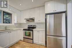 34 STATELY WAY | Markham Ontario | Slide Image Twelve