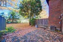 34 STATELY WAY | Markham Ontario | Slide Image Thirty-two