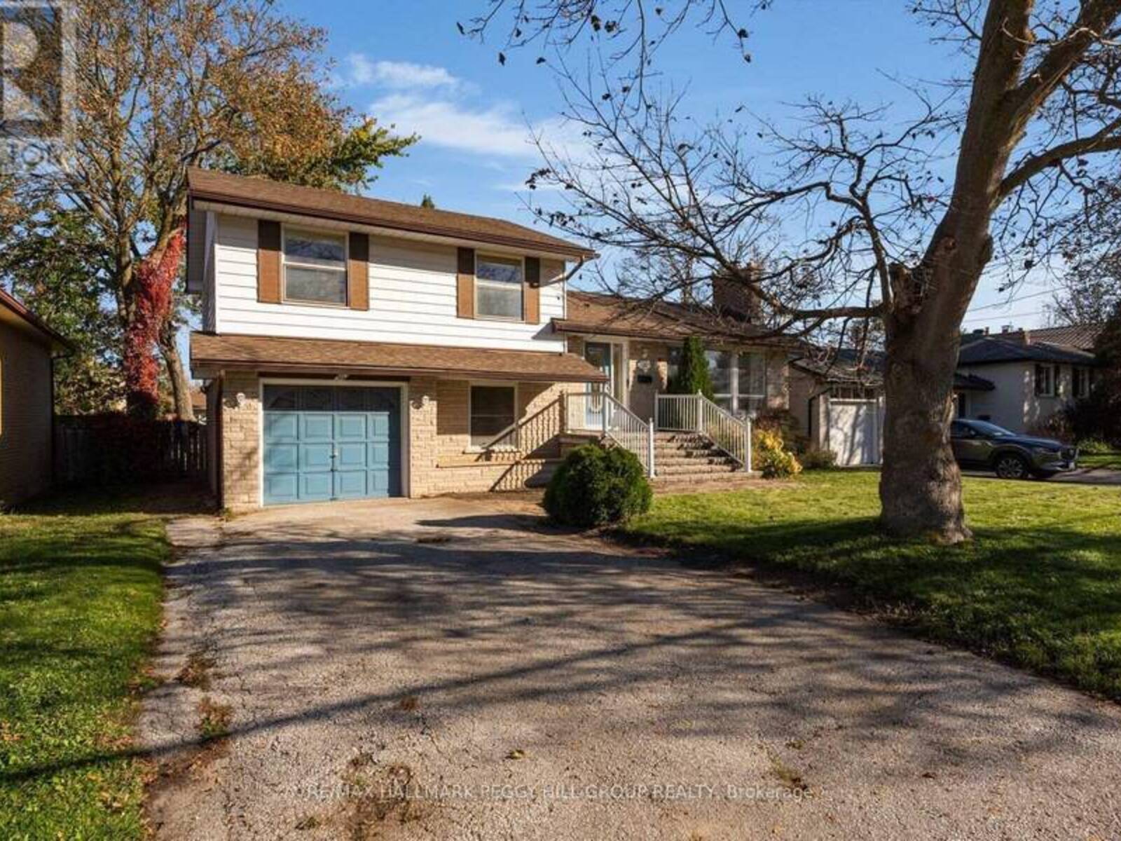 126 STEEL STREET, Barrie, Ontario L4M 2G2