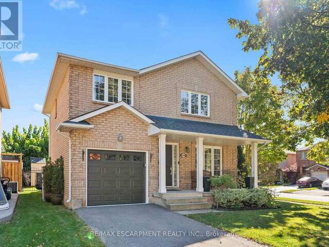 2206 GOLDEN ORCHARD TRAIL Oakville Ontario, L6M 3N6 - 3 Bedrooms Home For Sale