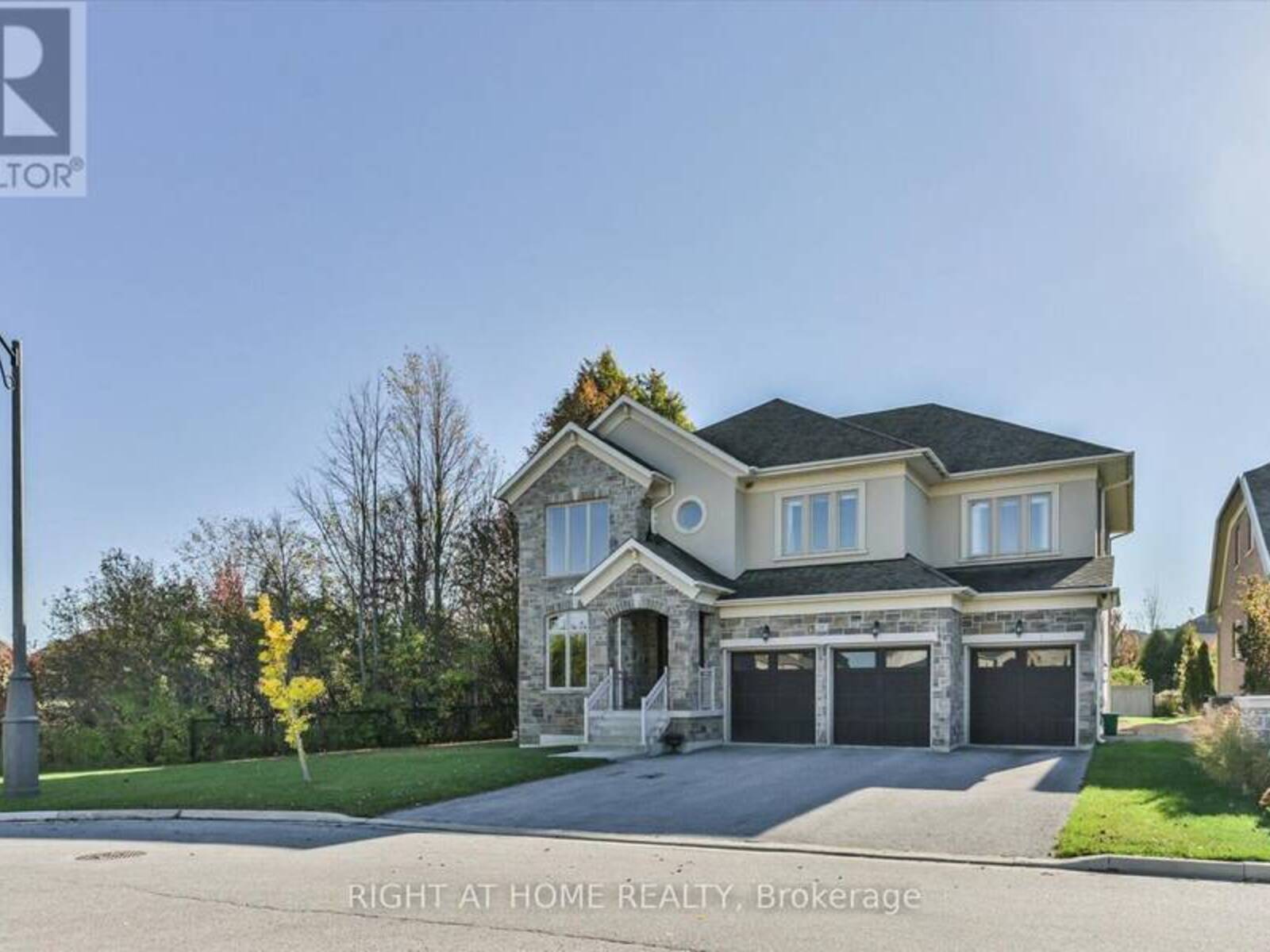 25 WEDGEPORT COURT, Nobleton, Ontario L0G 1N0