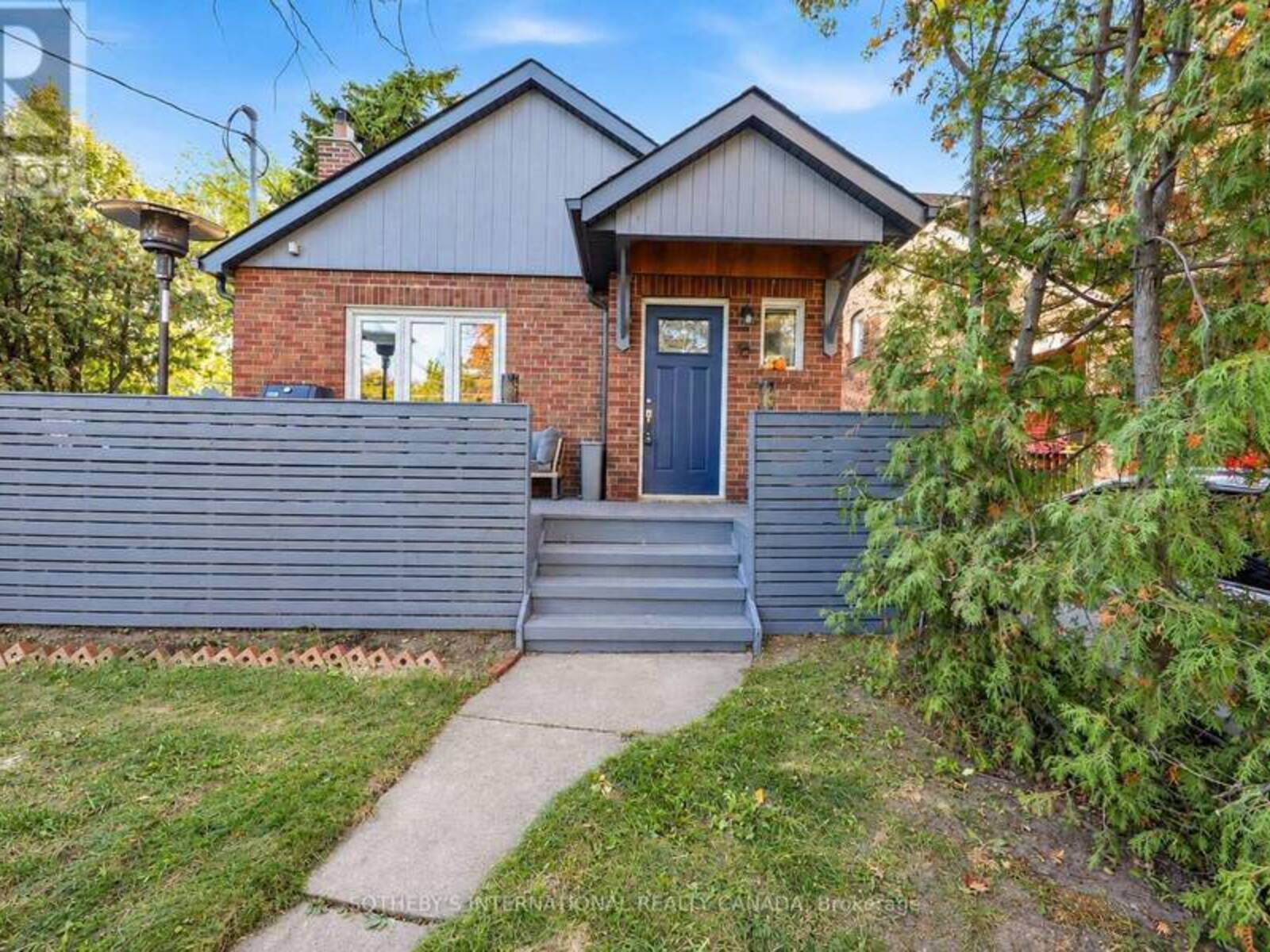 16 SMITHFIELD DRIVE, Toronto, Ontario M8Y 3M2