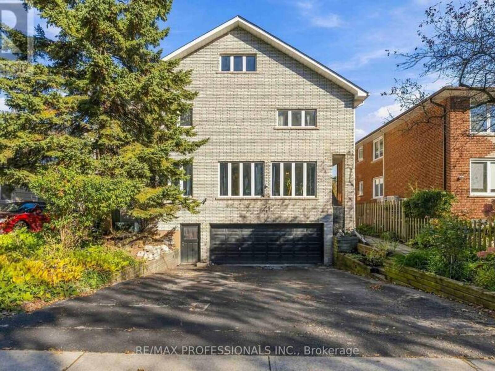 31 FORTIETH STREET, Toronto, Ontario M8W 3M8