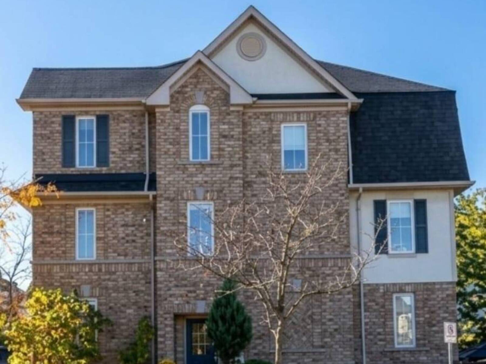 2 MARTINWORTH LANE, Ajax, Ontario L1Z 0C1