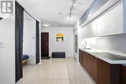727 - 21 ICEBOAT TERRACE | Toronto Ontario | Slide Image Thirteen