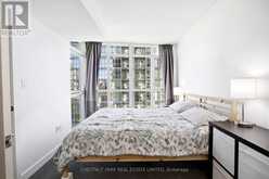 727 - 21 ICEBOAT TERRACE | Toronto Ontario | Slide Image Sixteen