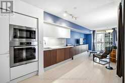 727 - 21 ICEBOAT TERRACE | Toronto Ontario | Slide Image Seven