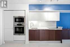 727 - 21 ICEBOAT TERRACE | Toronto Ontario | Slide Image Eight