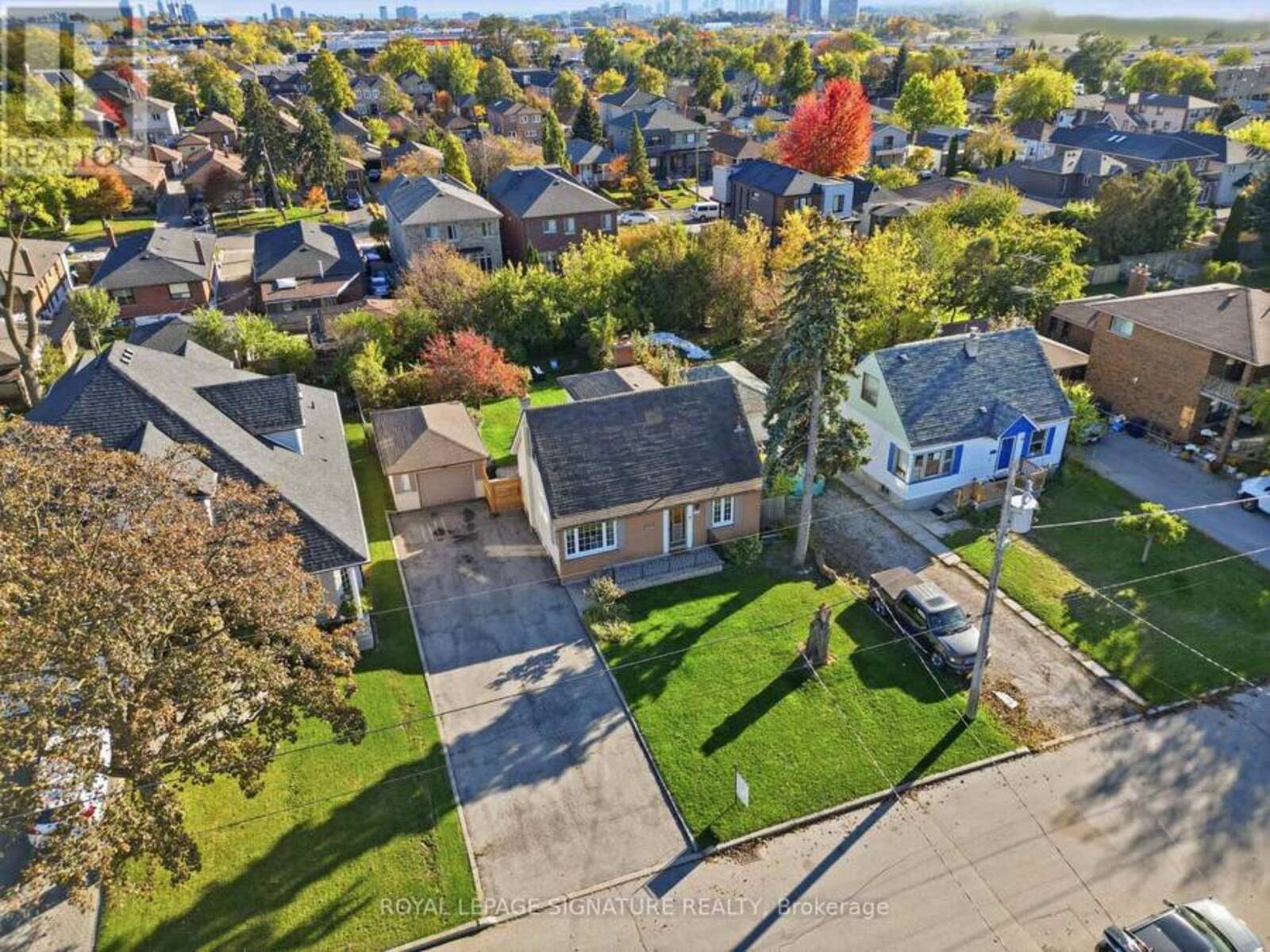 109 GLEN LONG AVENUE, Toronto, Ontario M6B 2M4