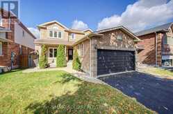 32 BROCKMAN CRESCENT | Ajax Ontario | Slide Image Two