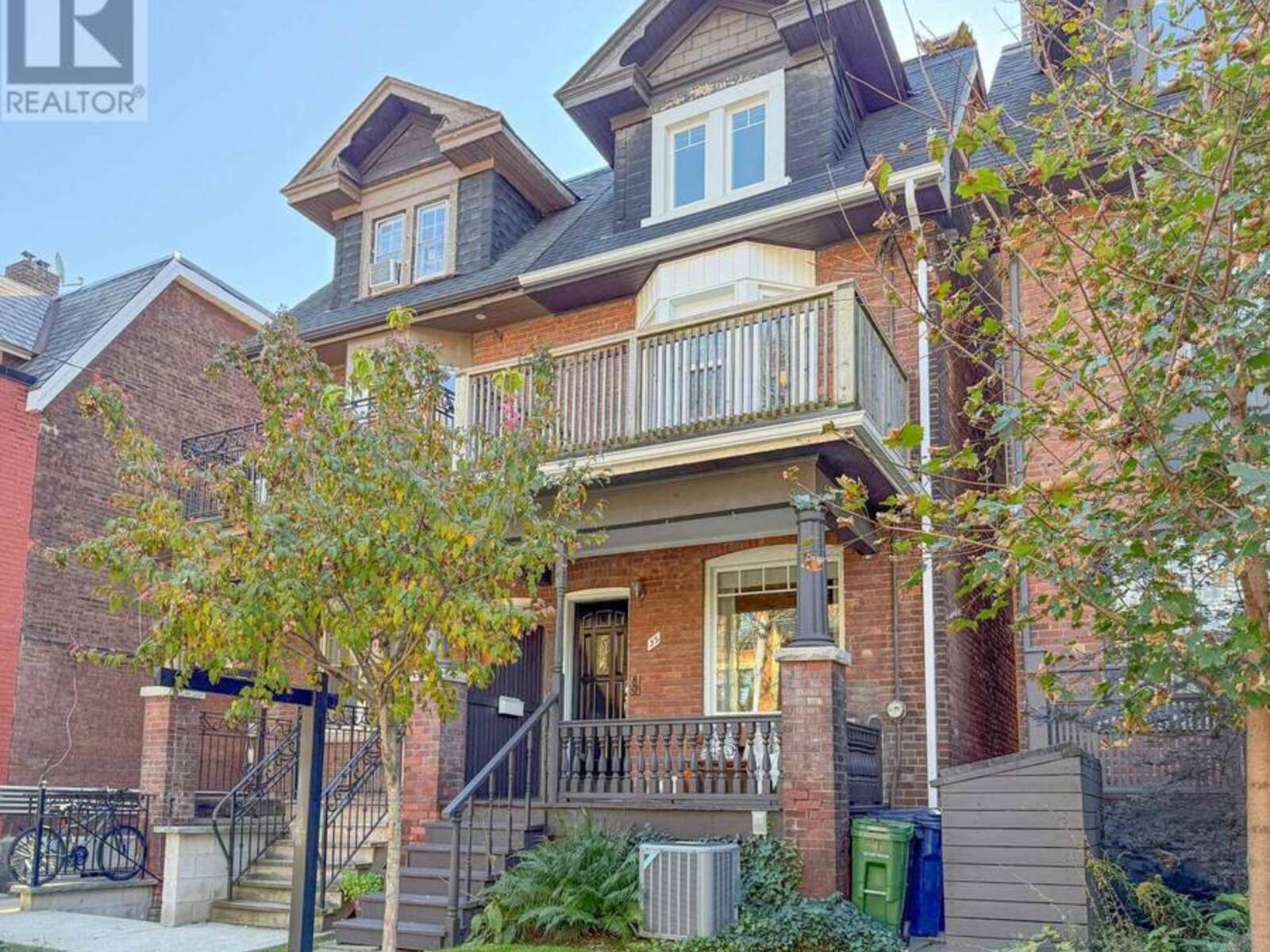 35 DUPONT STREET, Toronto, Ontario M5R 1V3
