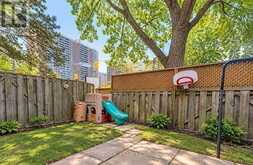 88 FLEETWOOD CRESCENT | Brampton Ontario | Slide Image Eighteen