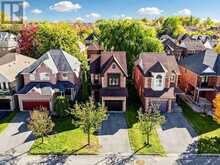 45 COLONIAL CRESCENT | Richmond Hill Ontario | Slide Image Forty-eight