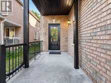 45 COLONIAL CRESCENT | Richmond Hill Ontario | Slide Image Four