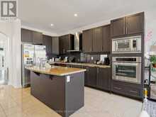 63 YAKEFARM BOULEVARD | Whitchurch-Stouffville Ontario | Slide Image Three