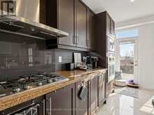 63 YAKEFARM BOULEVARD | Whitchurch-Stouffville Ontario | Slide Image Four