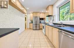 3143 SOUTH DRIVE | Burlington Ontario | Slide Image Eight